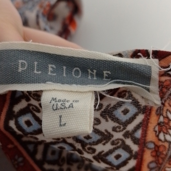 Pleione boho top size large red orange earthy. V neck sheer - Picture 3 of 5